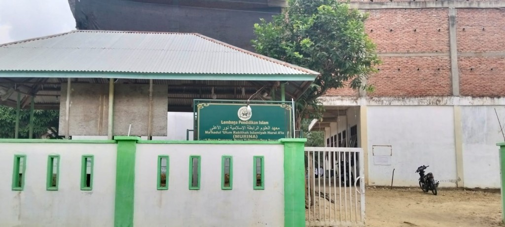 Dayah Murina merupakan Dayah Tertua di Gampong Beurandang yang di pimpin oleh TGK RUSLI